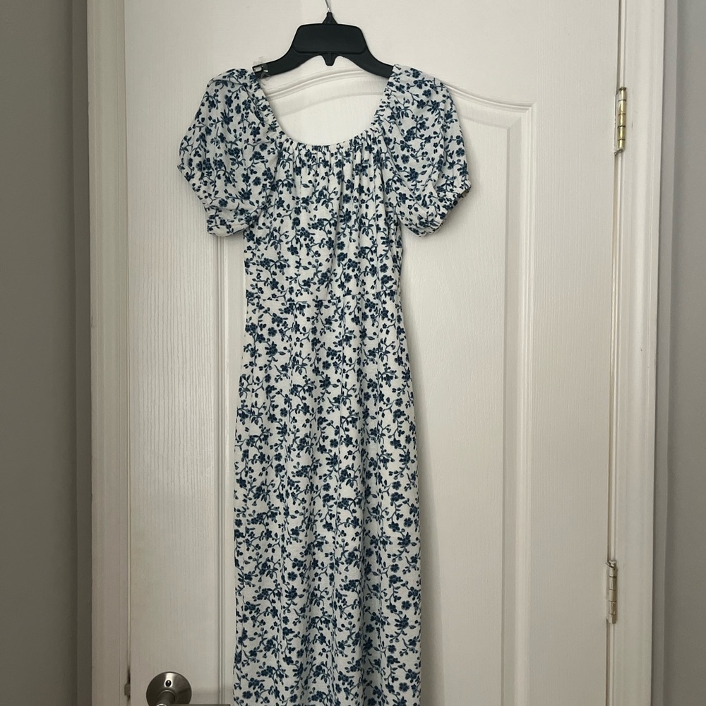 Mimi Chica White Maxi Dress with Blue Floral Print and Puff Sleeves